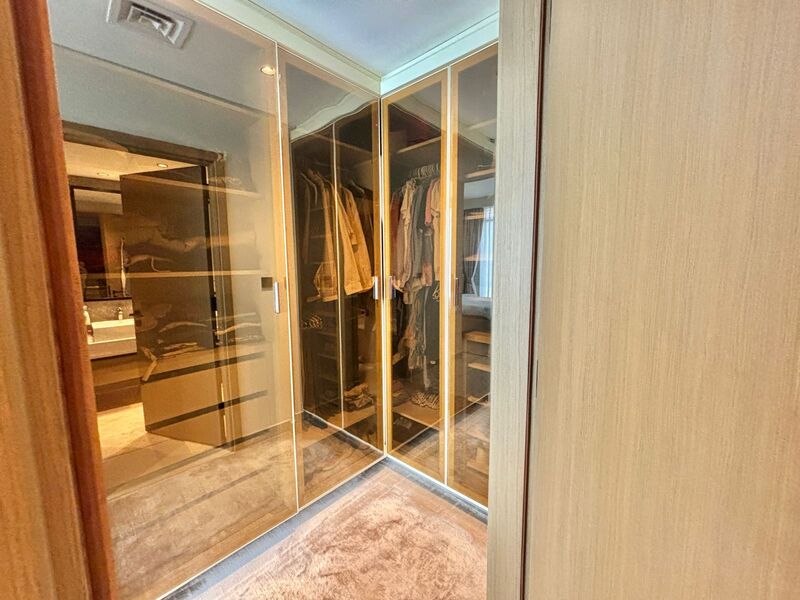 Fully Furnished | Renovated | Burj Khalifa View