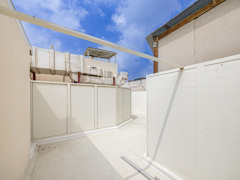 Hot Deal | Vacant | Duplex with Roof Terrace