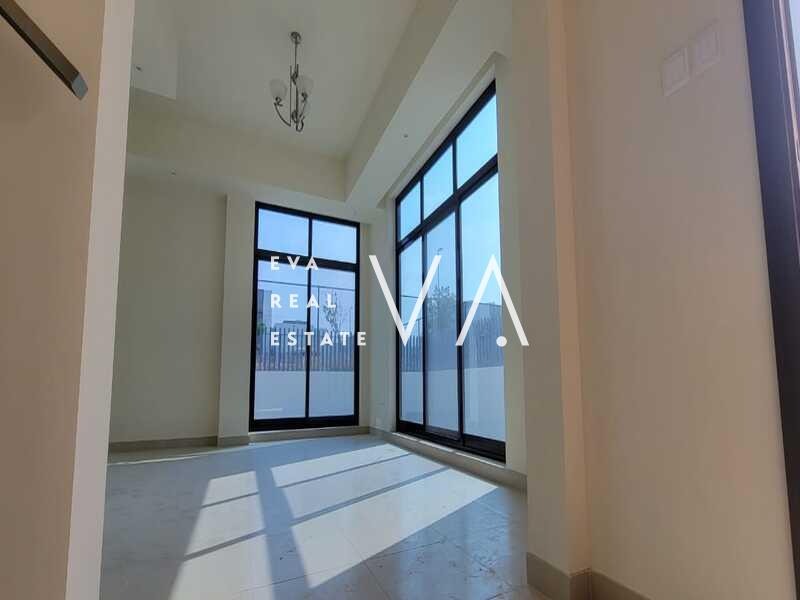 Corner Unit | Brand New 4 Bed Room | Vacant