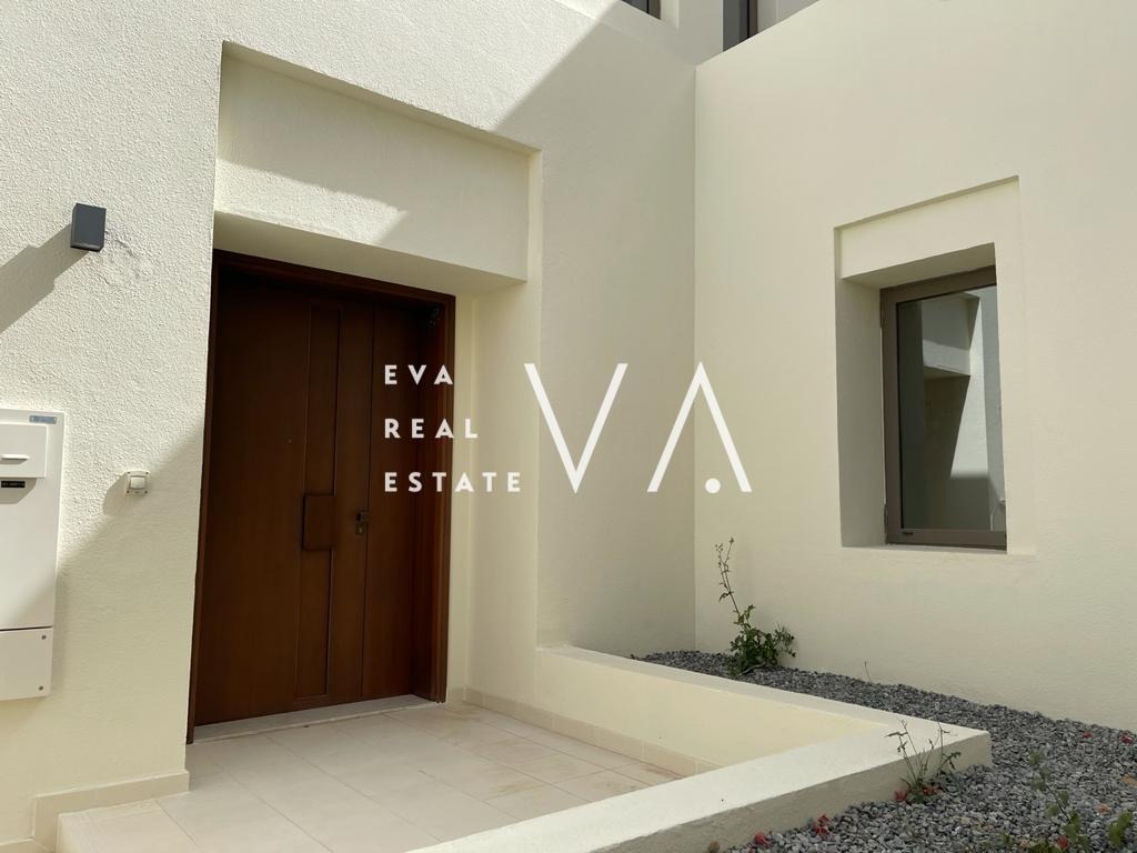 Corner Villa | Single Row | Type J | Vastu